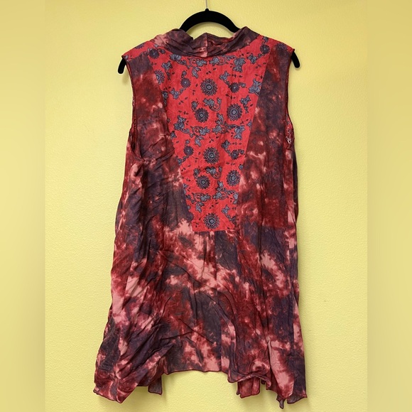 LOGO by Lori Goldstein Red and Black Sleeveless Top - Picture 9 of 9